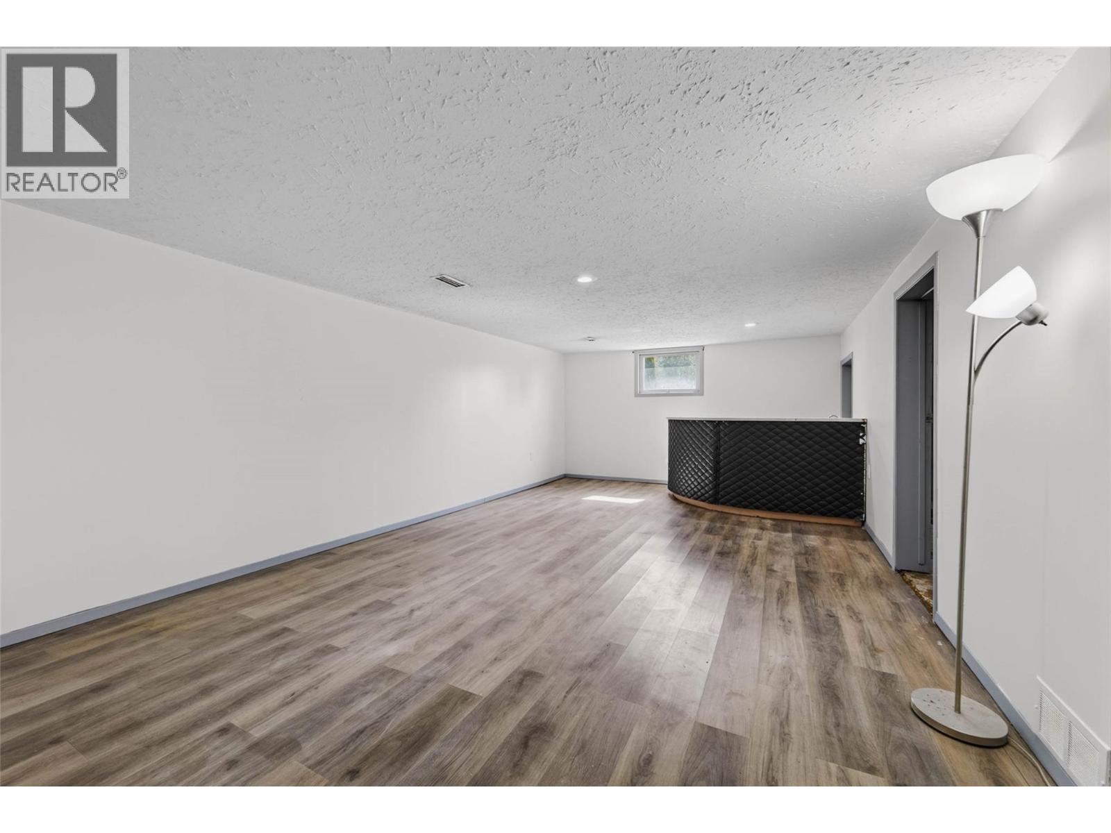 115 Second Street, Salmo