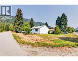 115 Second Street, Salmo, BC V0G1Z0 Photo 57
