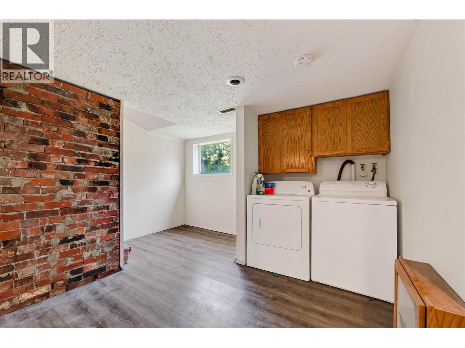 115 Second Street, Salmo