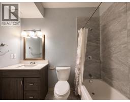 1625 Parkway Blvd, Coquitlam, BC V3E3M7 Photo 9