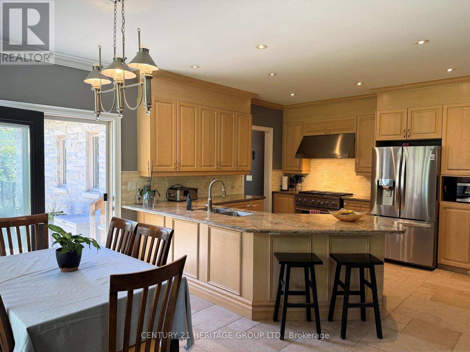 49 SHORE CRESCENT - 13