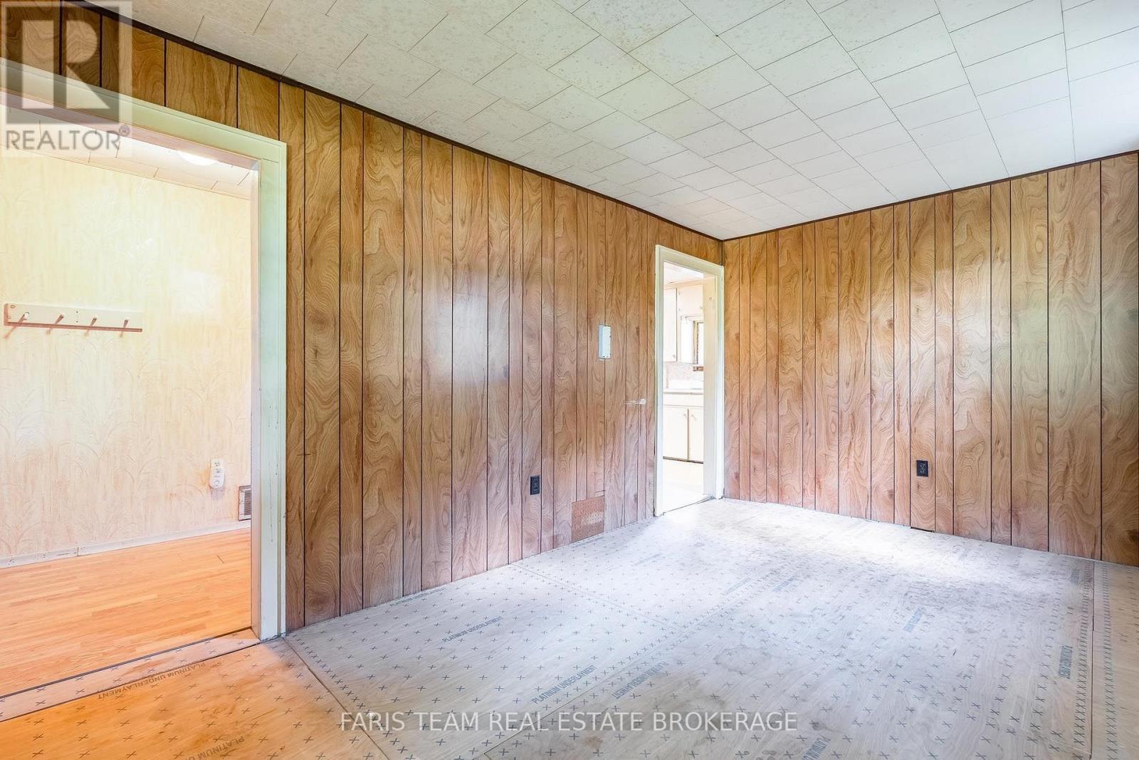 29 MARSH LANE - Image 11
