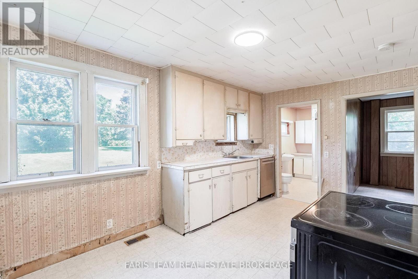 29 MARSH LANE - Image 9