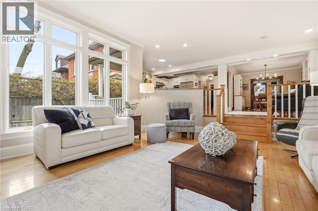2116 CAROLINE Street - 21