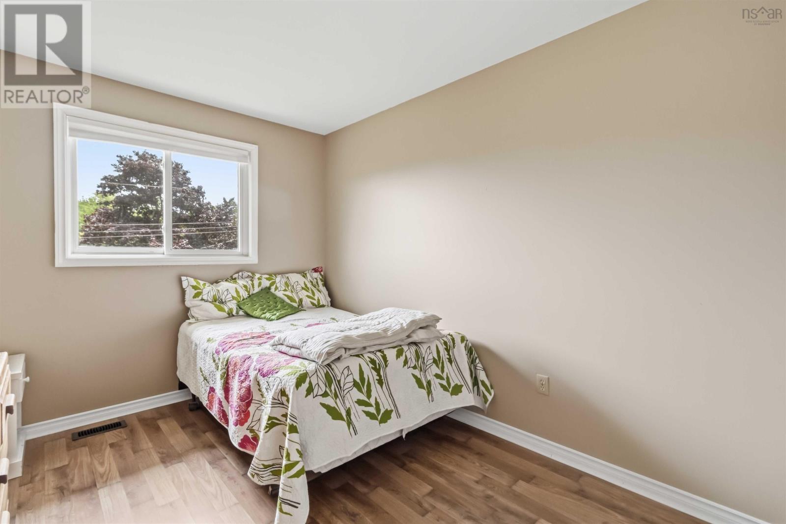 Property 14 of 28 of 12 Briarlynn Crescent