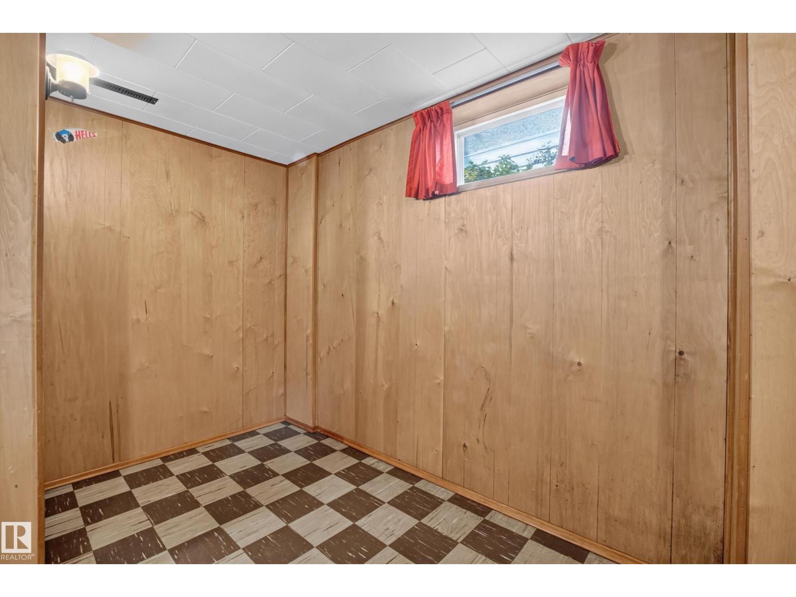 16009 93A AV NW - 42