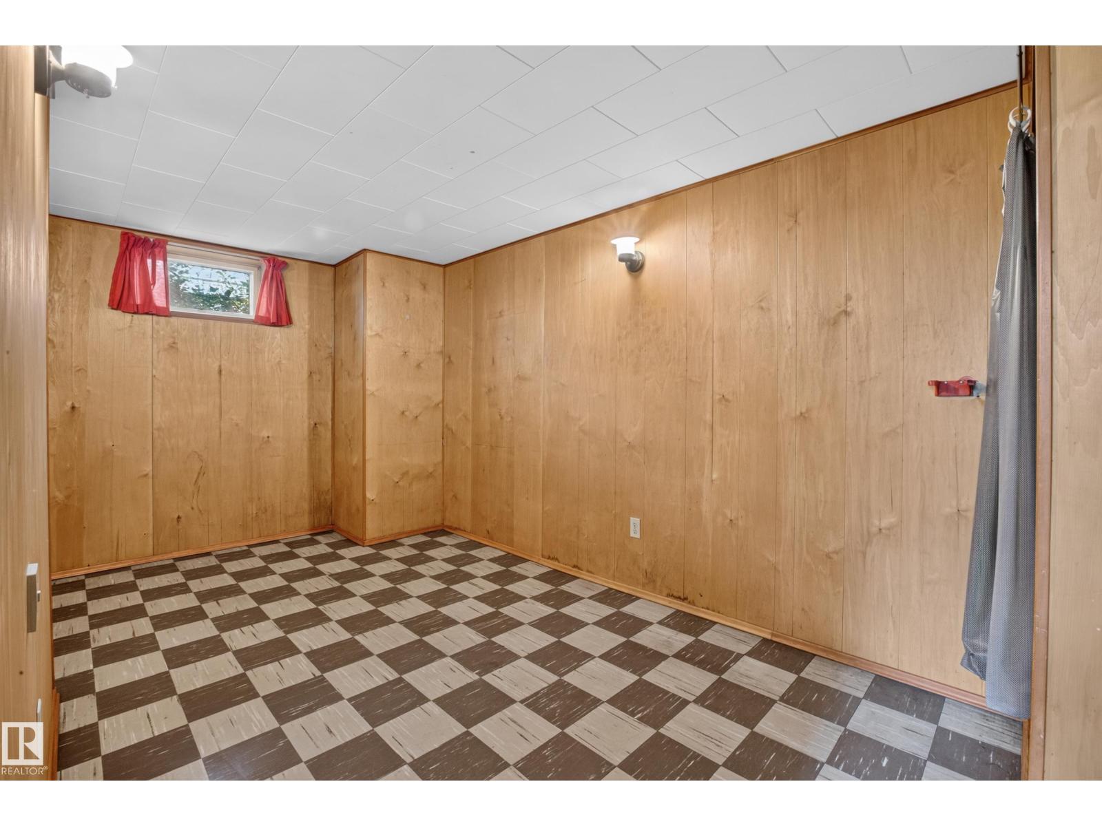 16009 93A AV NW - 41
