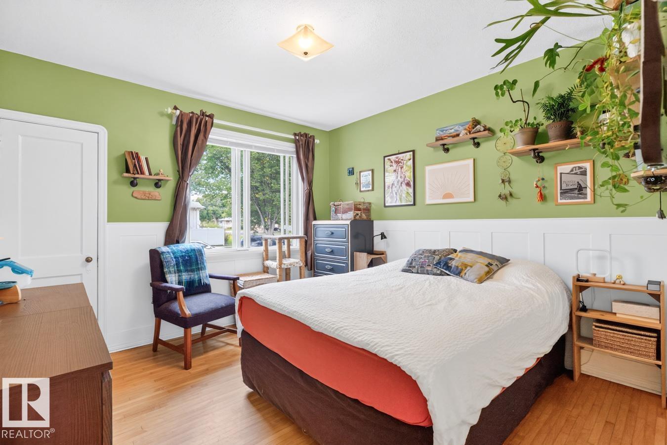11941 83 ST NW - 18