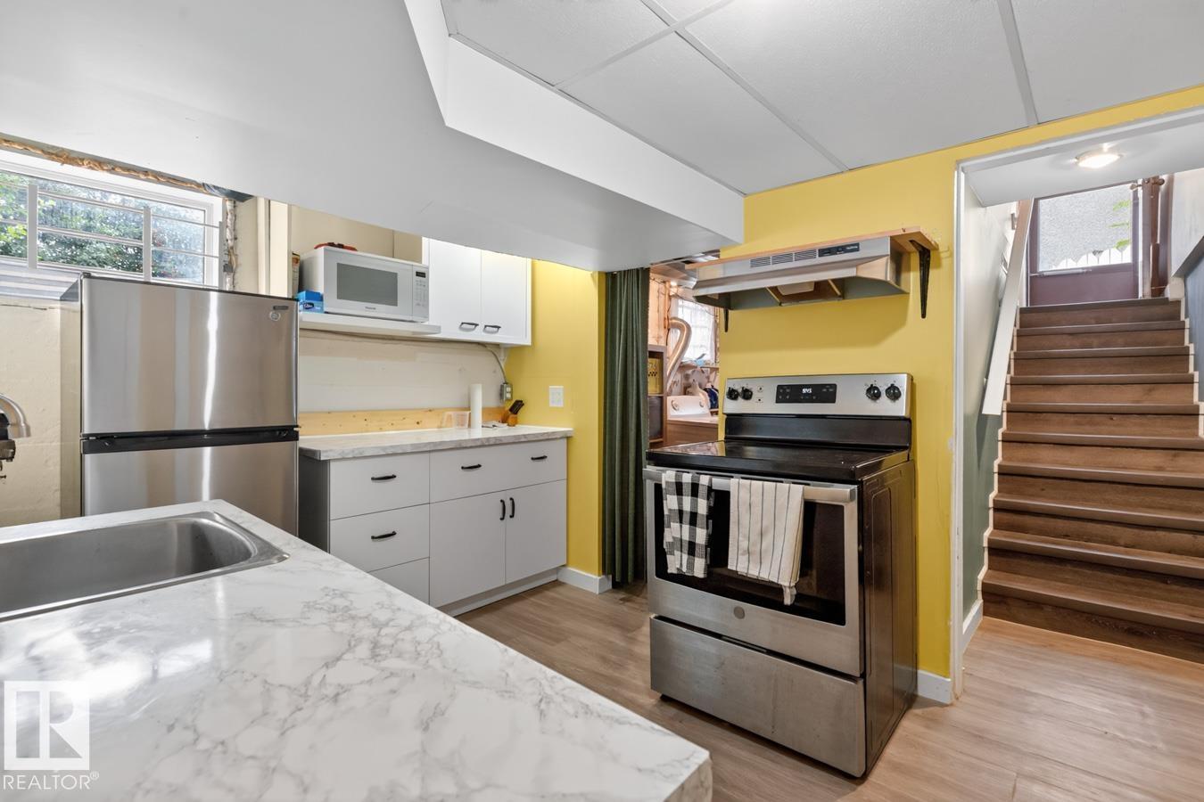 11941 83 ST NW - 27