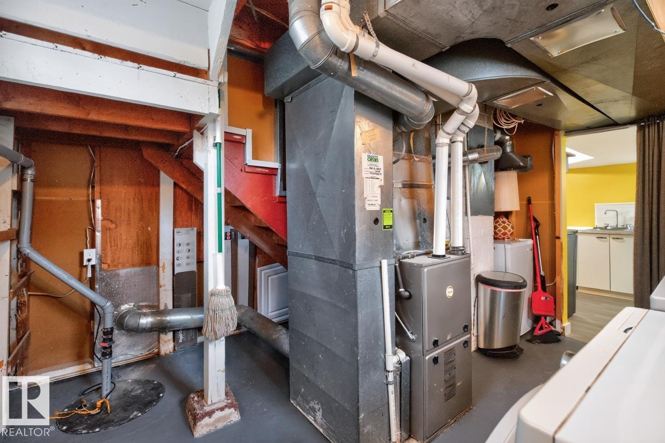 11941 83 ST NW - 32