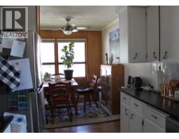 Full bathroom - 119 2nd Avenue Nw, Nakusp, BC V0G1R0 Photo 9