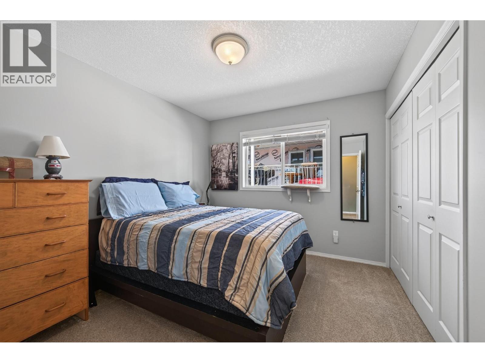 1760 NORTH RIVER Drive - Image 15