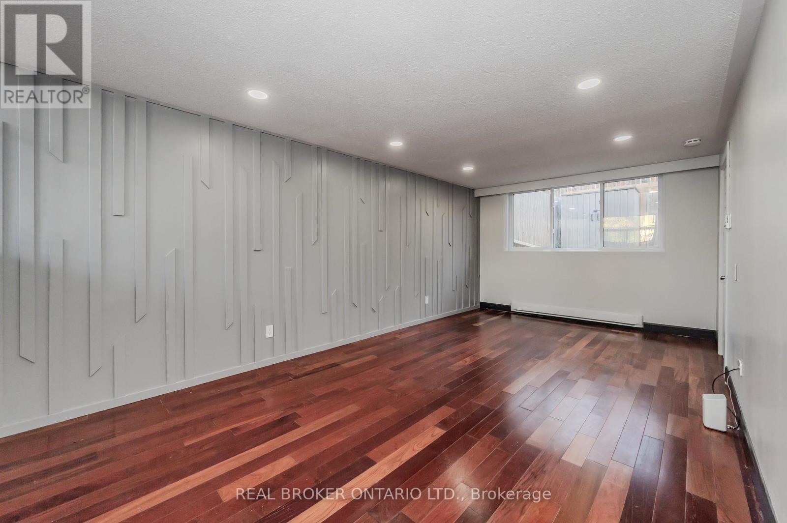 550 PARKVIEW CRESCENT — photo 3