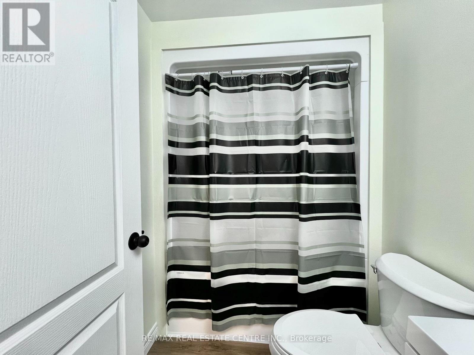 716 RUSSEL COURT - Image 22