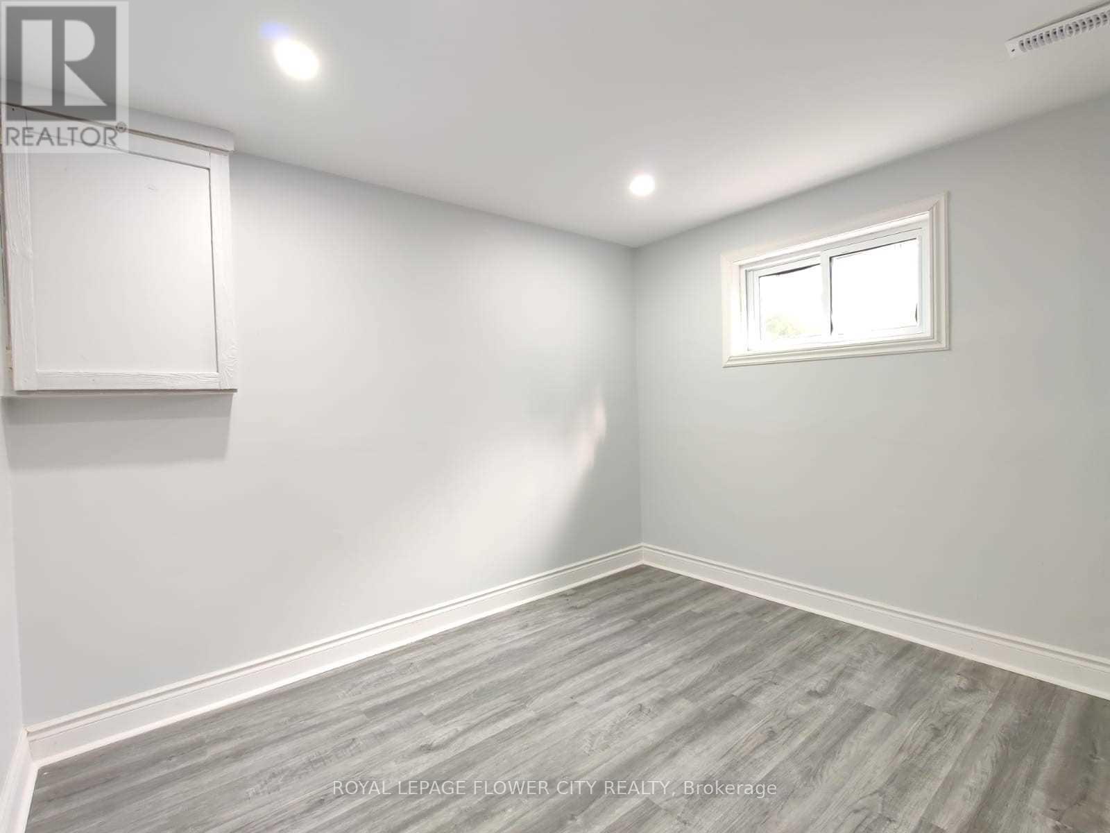 49 MCCRAE DRIVE - 11