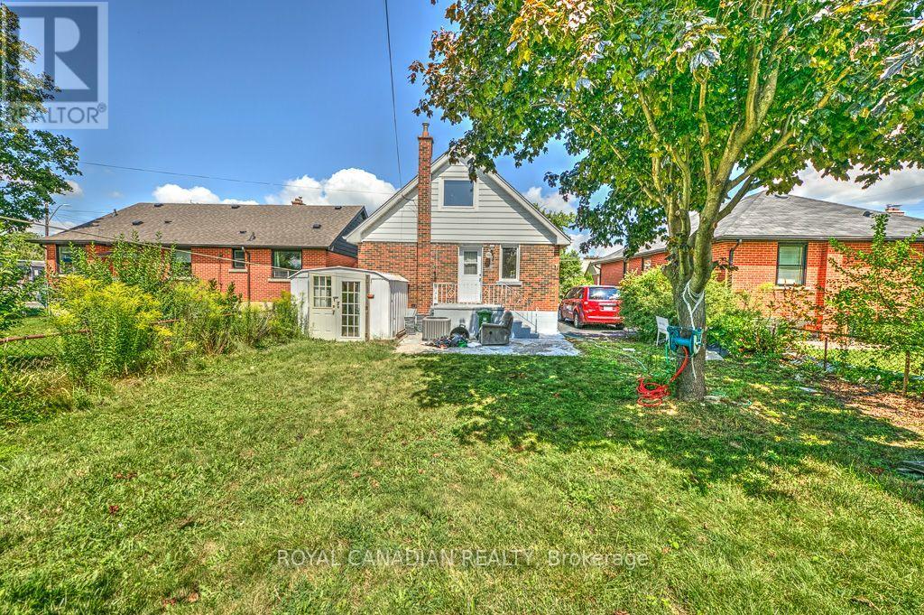 974 QUEENSDALE AVENUE E - 23