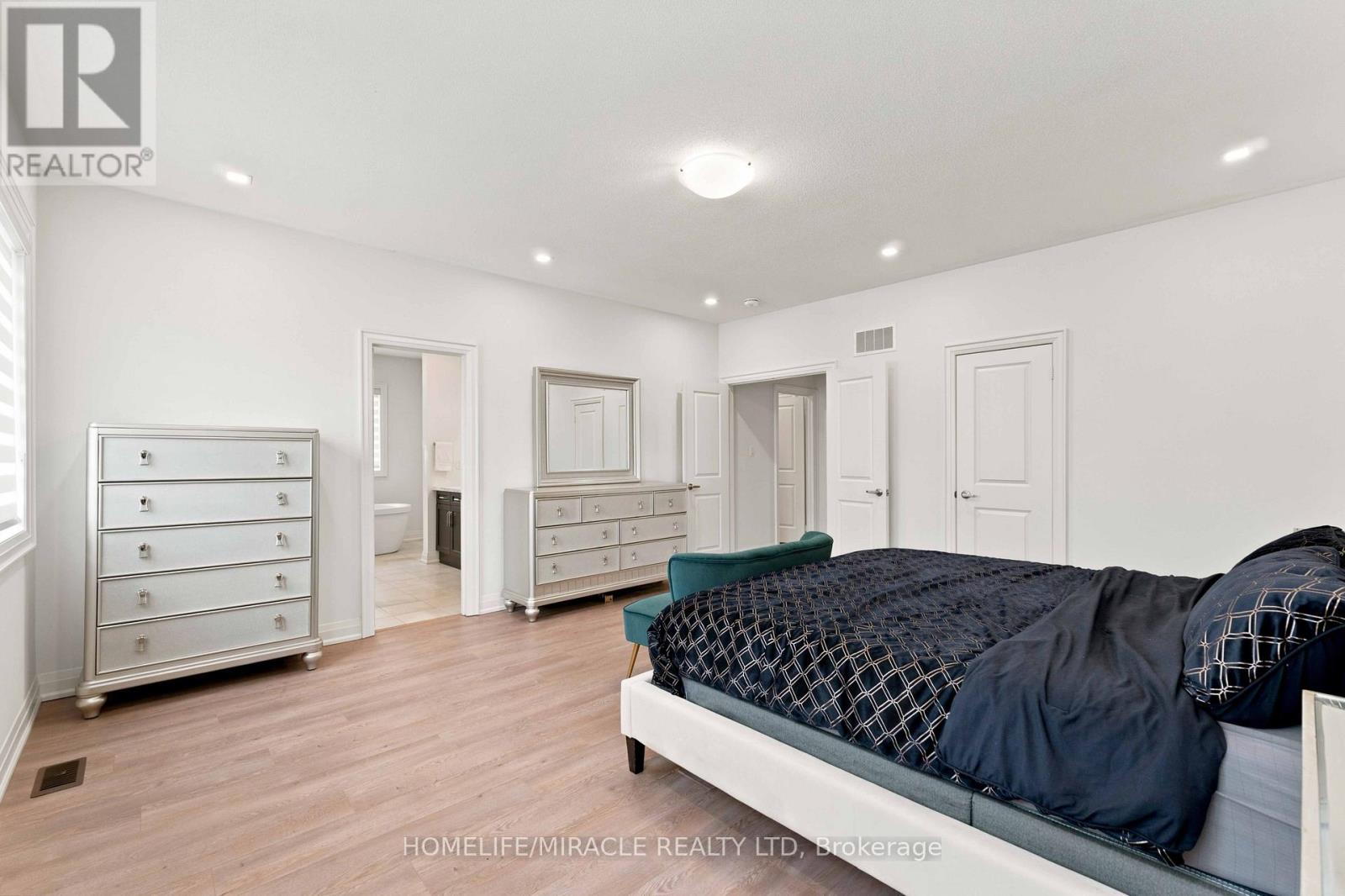 19 KENESKY DRIVE - 28
