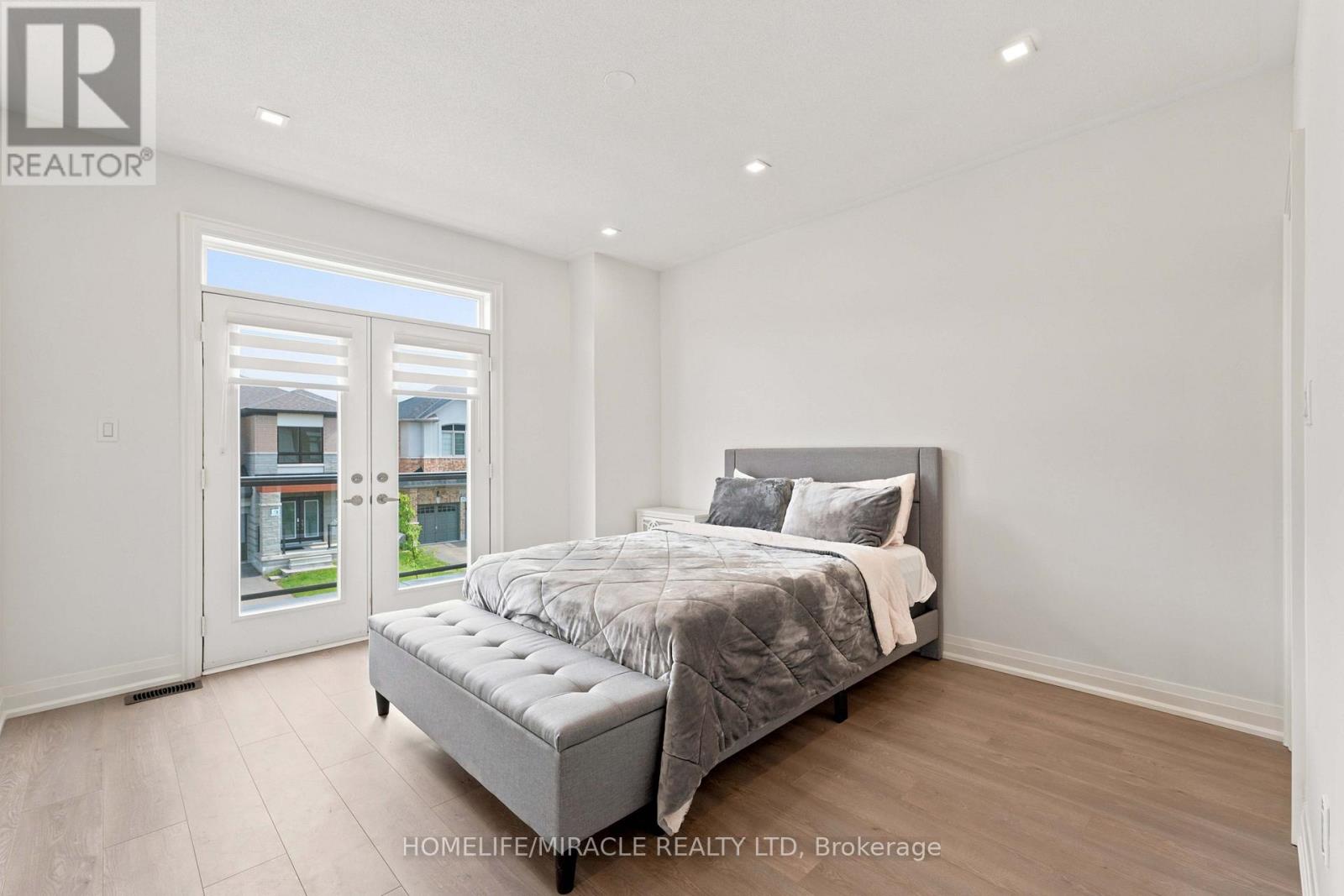 19 KENESKY DRIVE - 40