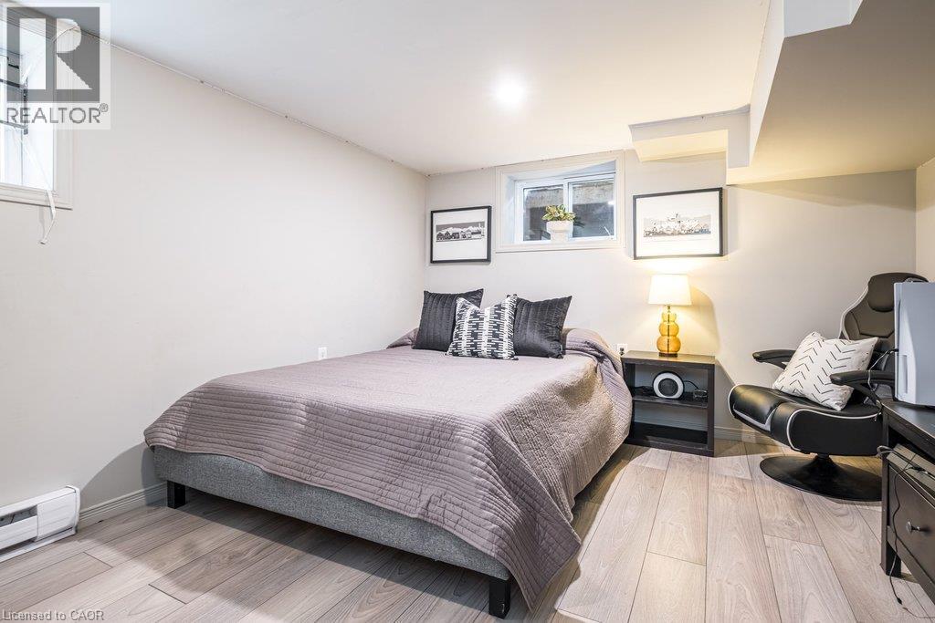 78 PAISLEY Avenue N - Image 37