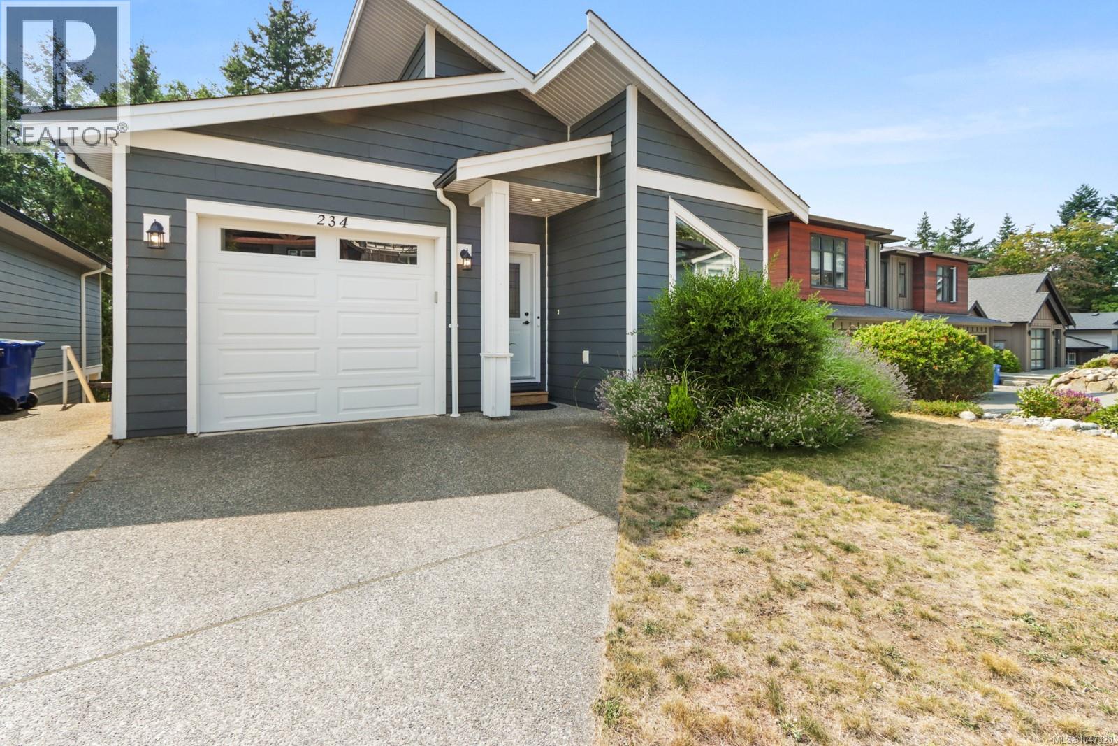 234 Golden Oaks Cres - 1