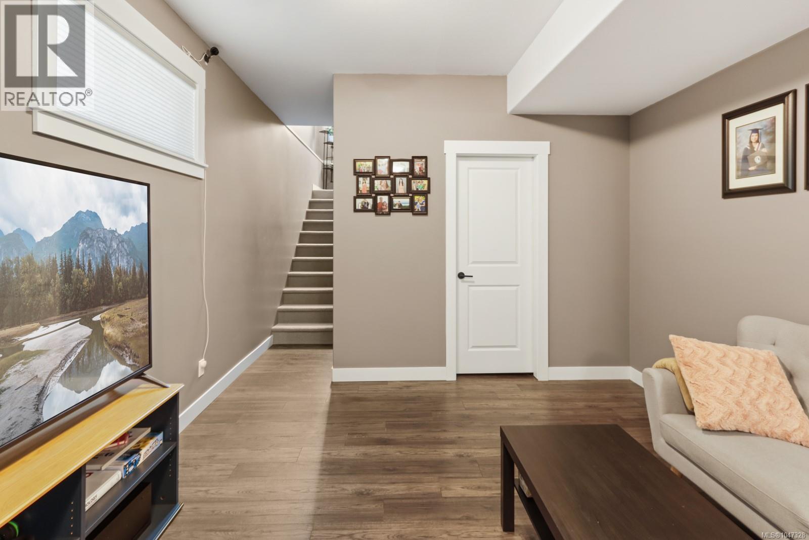 234 Golden Oaks Cres - Image 41