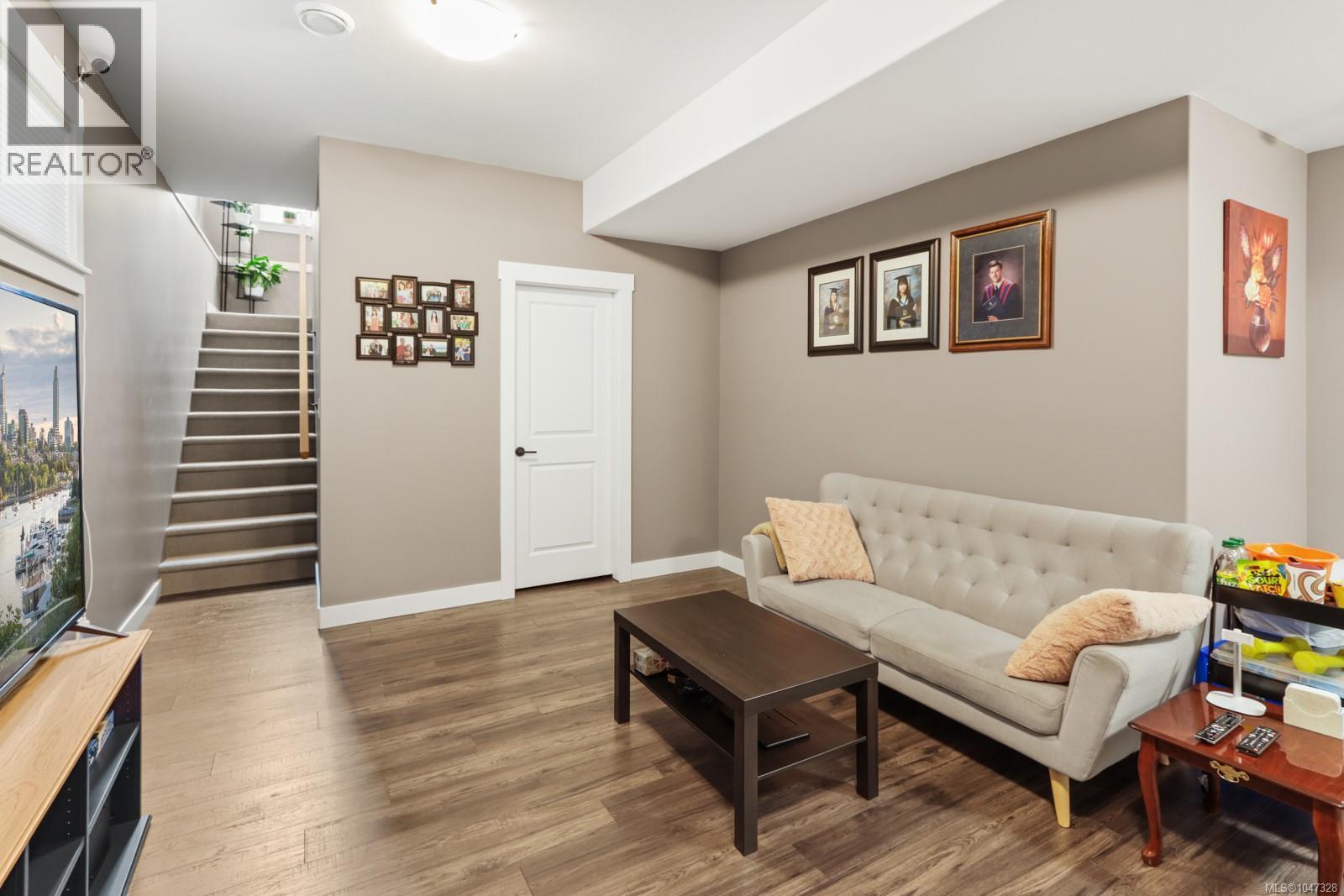 234 Golden Oaks Cres - Image 42