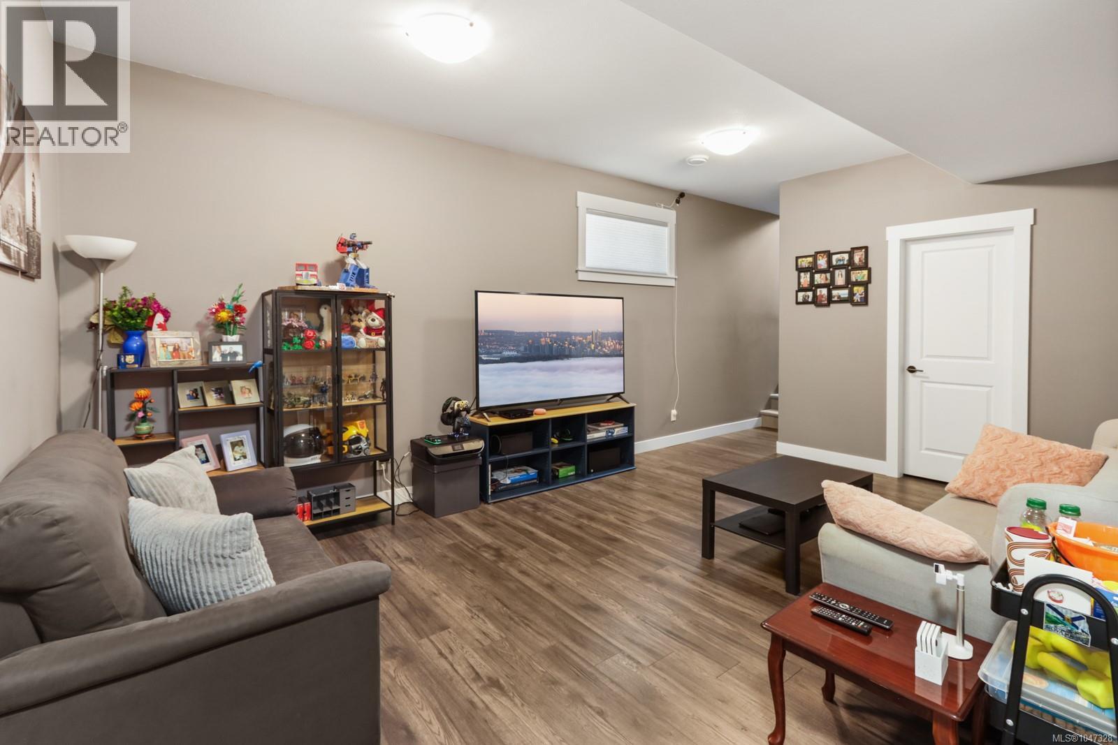 234 Golden Oaks Cres - Image 43