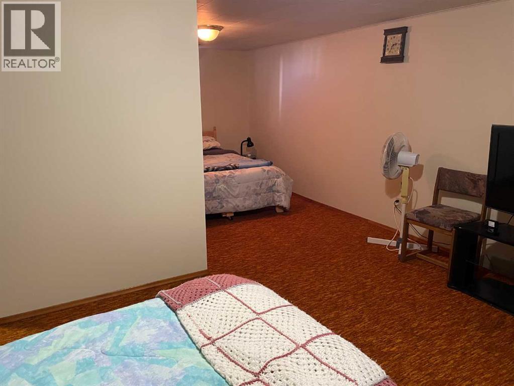 908 6 Avenue - Image 18
