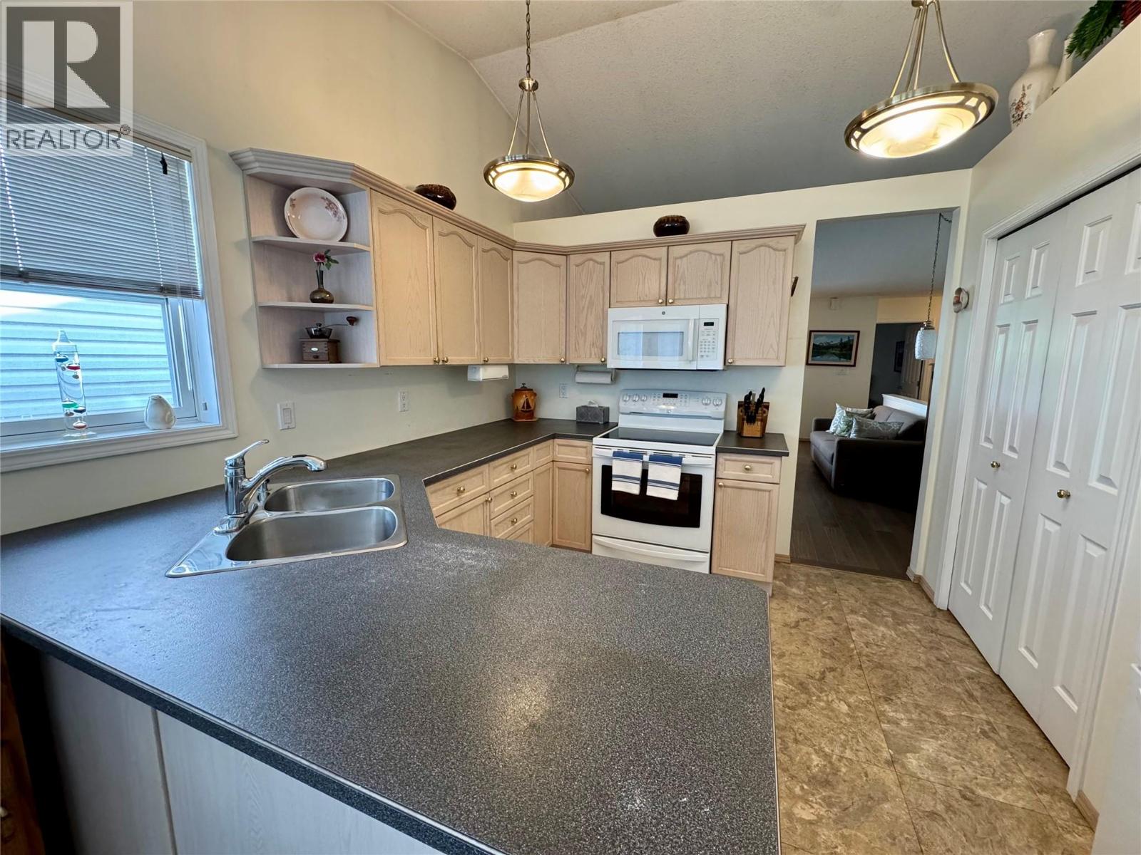 #4 7559 Columbia Avenue - 11