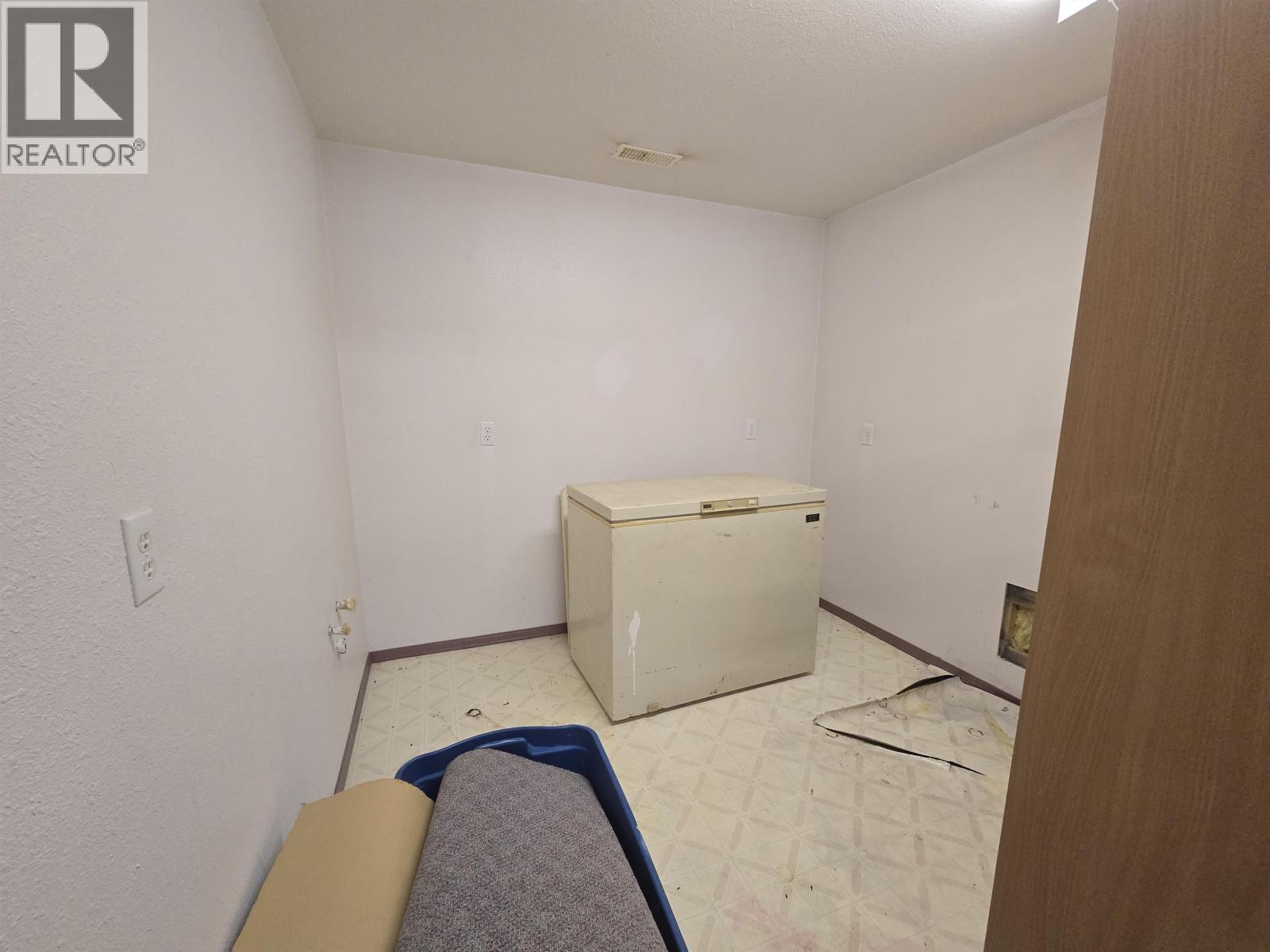 1345 DIEFENBAKER DRIVE - 14
