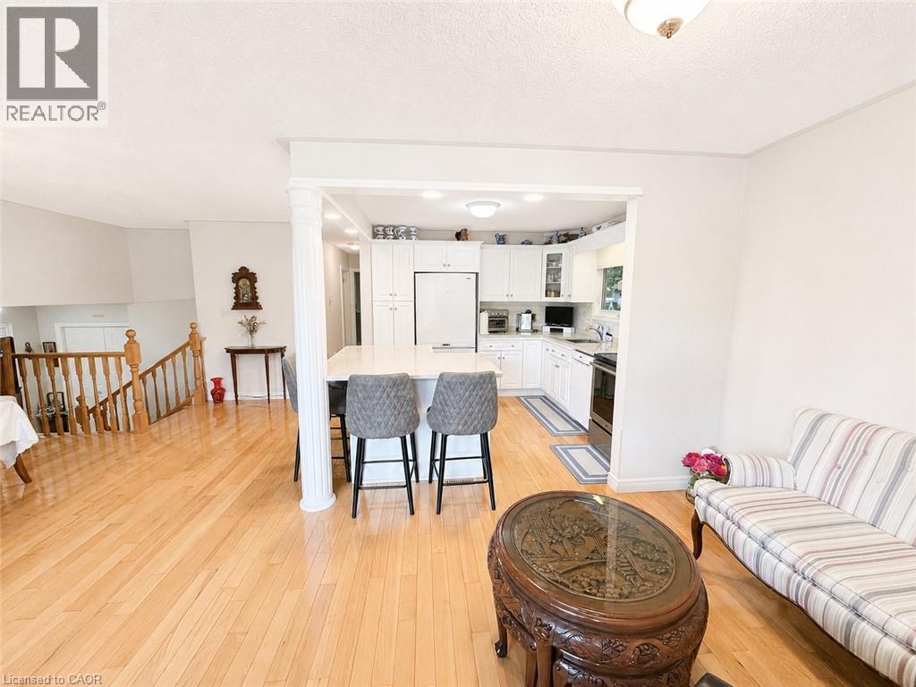 36 OAKHILL Drive - Image 15