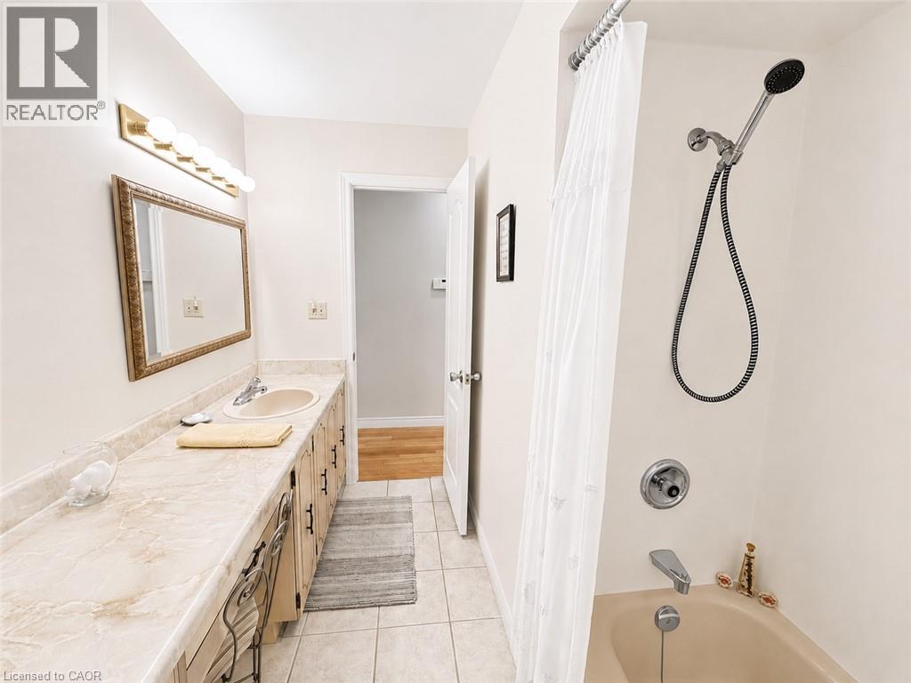 36 OAKHILL Drive - Image 24