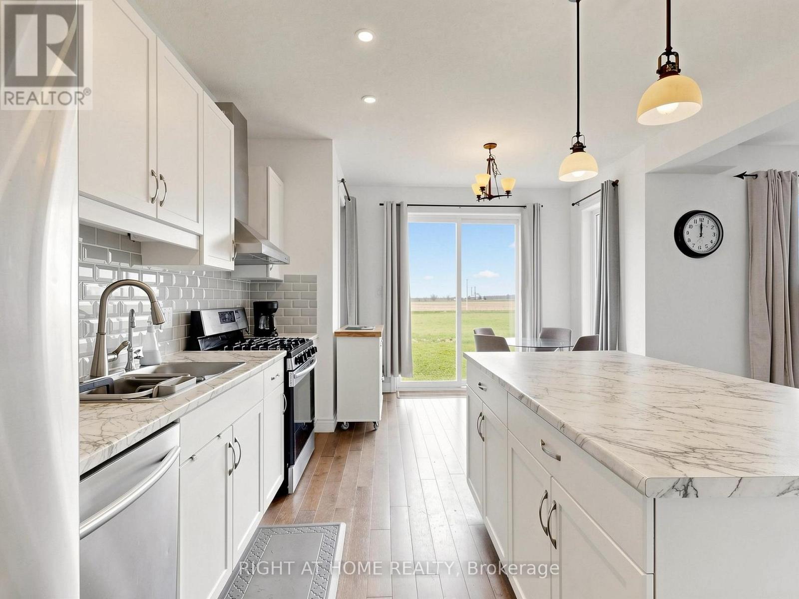 22 SPARROW CRESCENT - Image 15