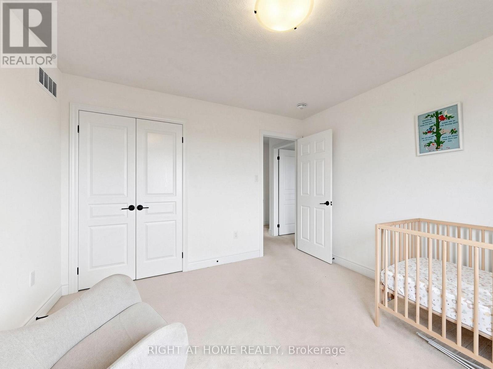 22 SPARROW CRESCENT - 32