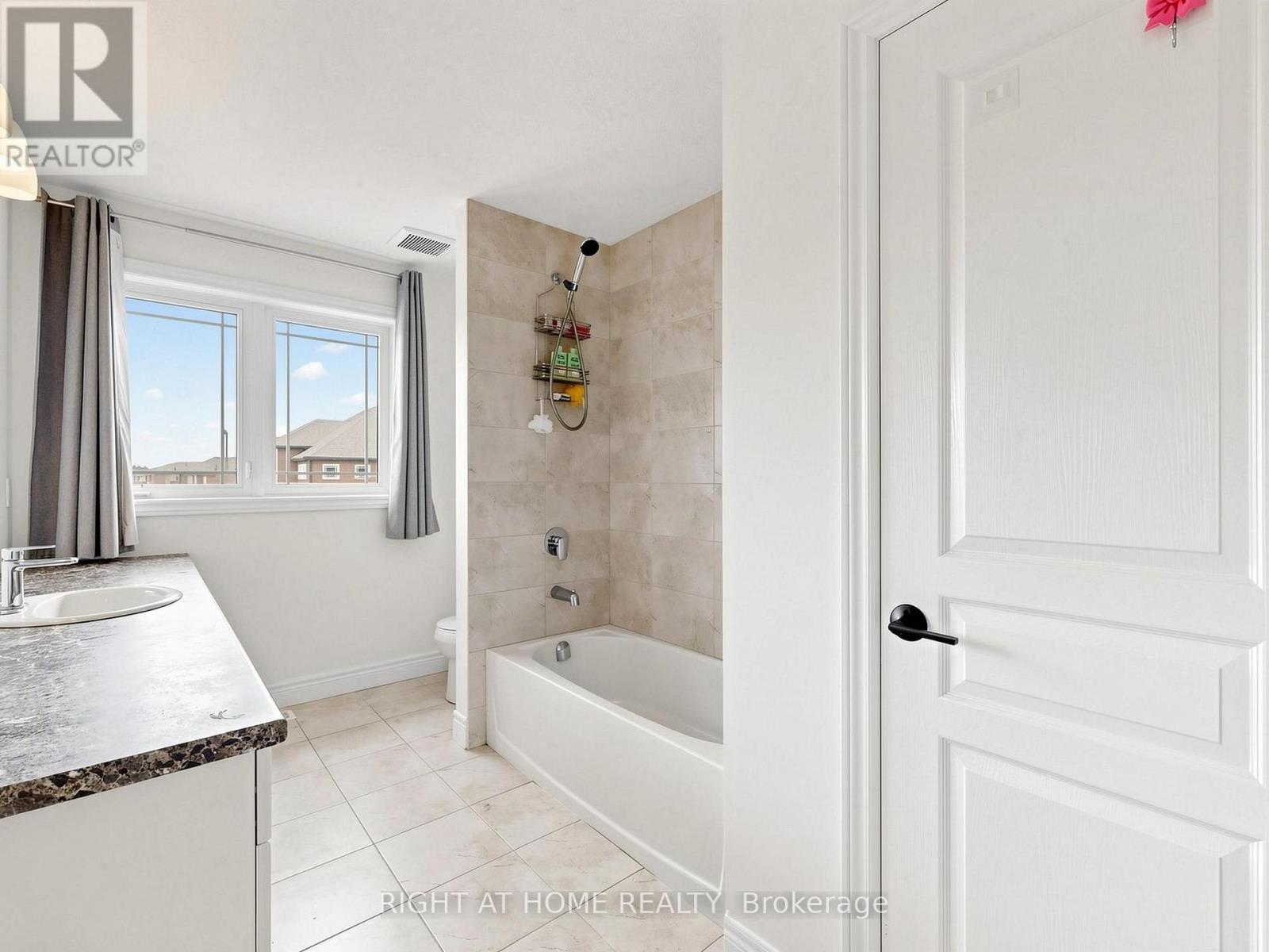 22 SPARROW CRESCENT - 33