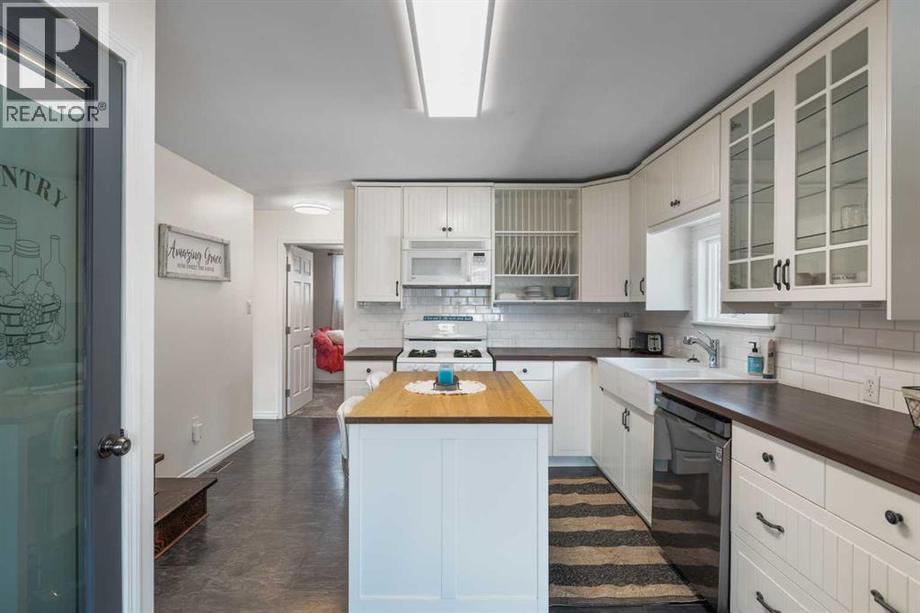 334 4 Avenue SE - Image 9