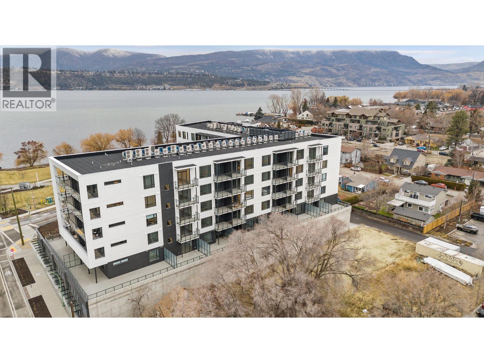 #206 3051 Abbott Street - Image 19