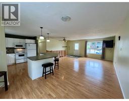 Kitchen - 236 Bergeron Drive, Tumbler Ridge, BC V0C2W0 Photo 11