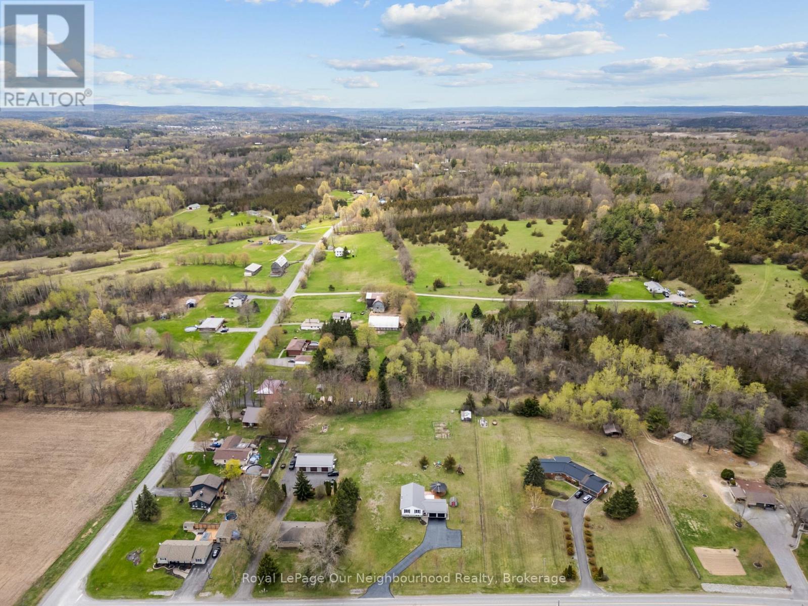 23 FLYING CLUB ROAD - Image 41