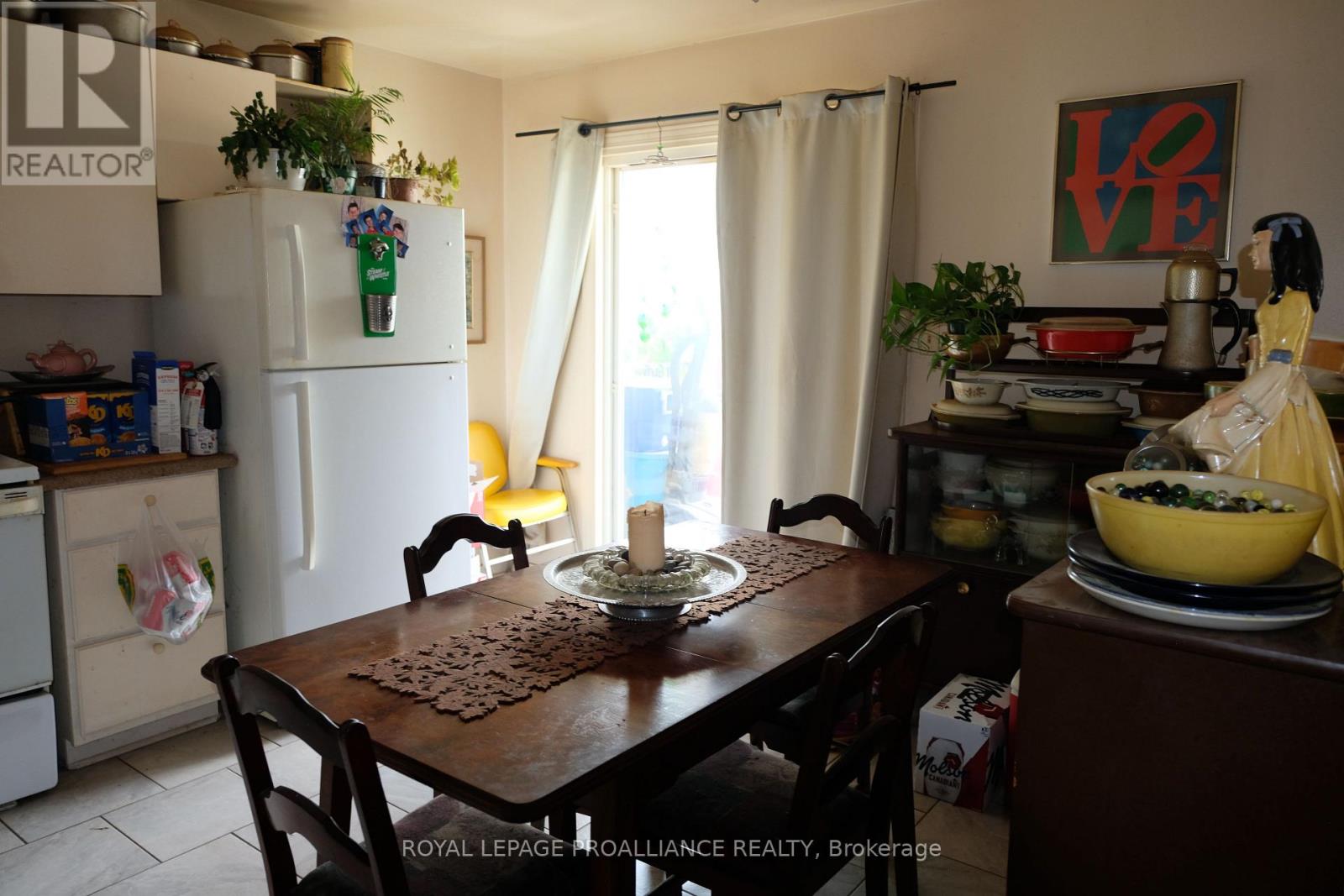 60 WALLBRIDGE CRESCENT - 22