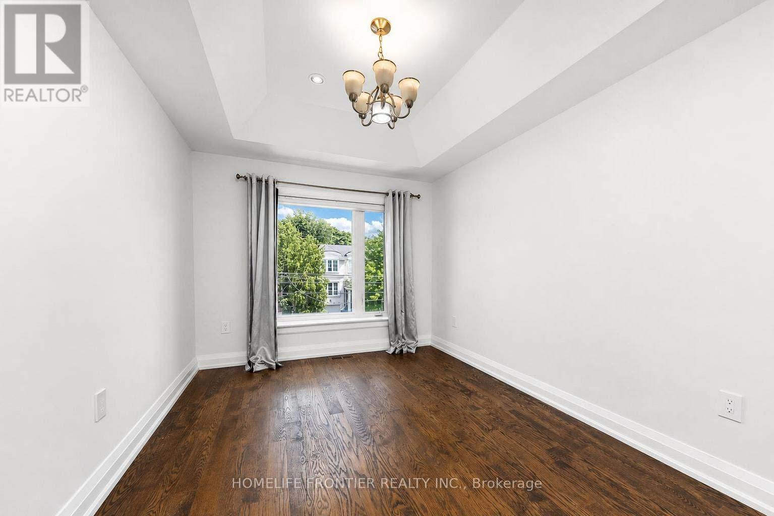 82 CAMERON AVENUE - Image 32