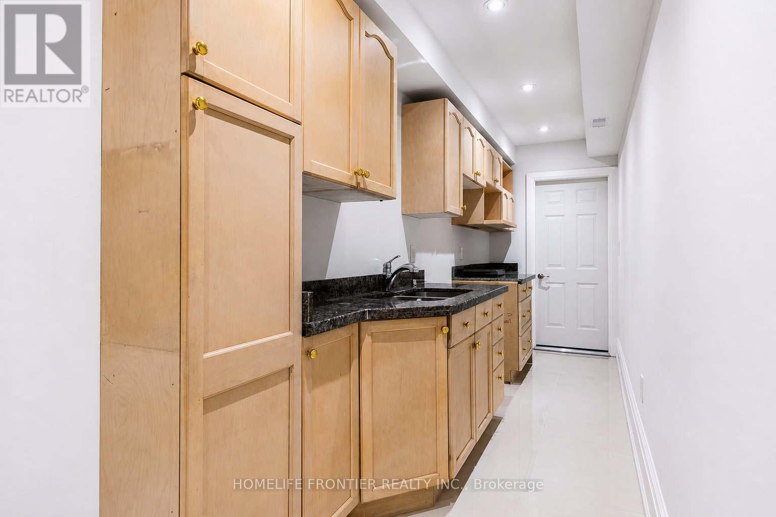 82 CAMERON AVENUE - Image 39
