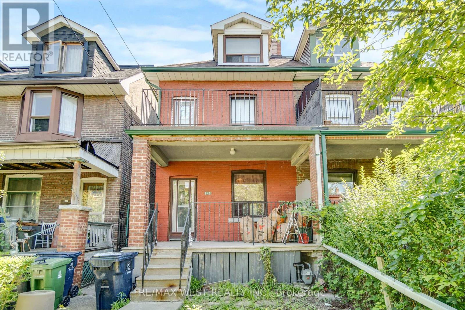 649 CRAWFORD STREET N - 1