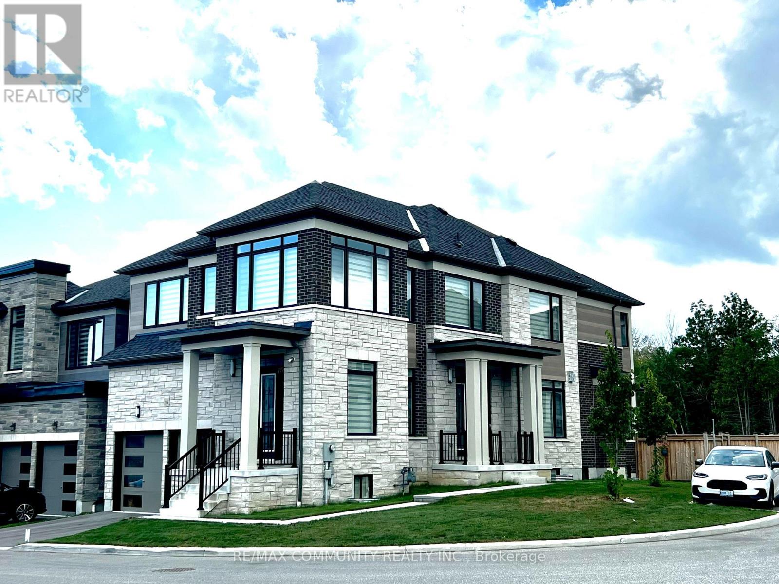 39 - 400 FINCH AVENUE