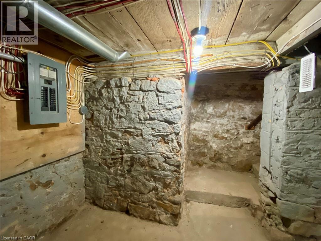 358 DUNDAS Street E - Image 14