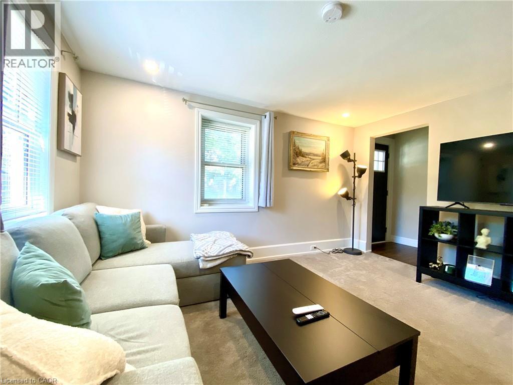358 DUNDAS Street E - 22