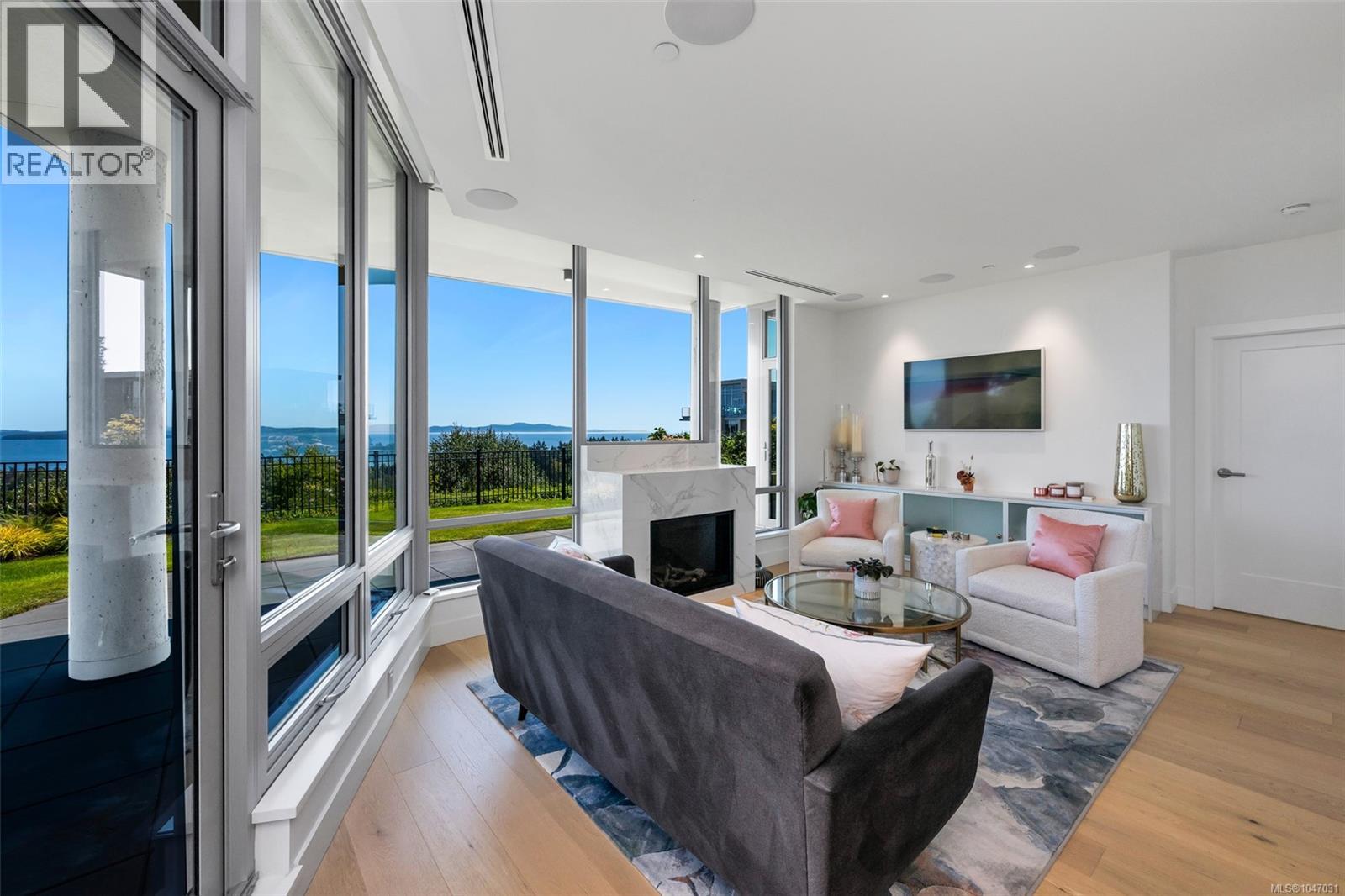 103 5388 Hill Rise Terr, Saanich