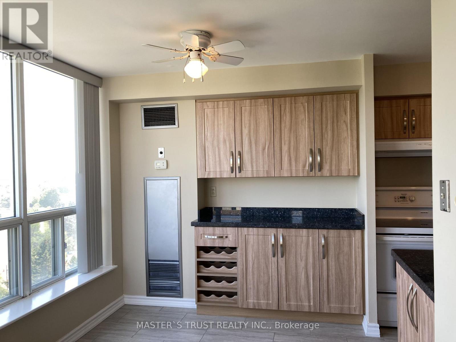 #803 410 MCLEVIN AVENUE - Image 21