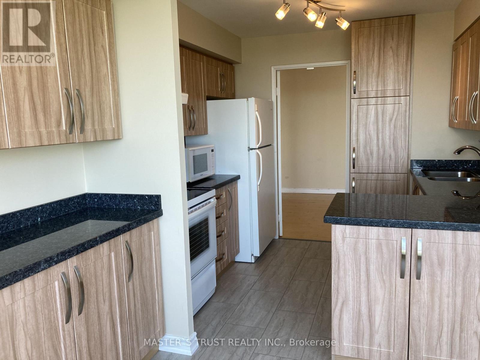 #803 410 MCLEVIN AVENUE - Image 40
