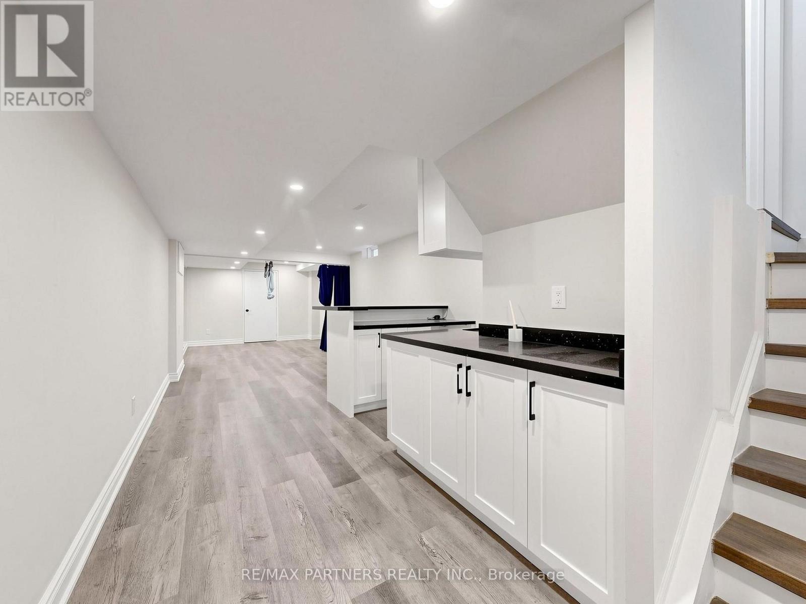 21 RUSSELL HILL ROAD - Image 31